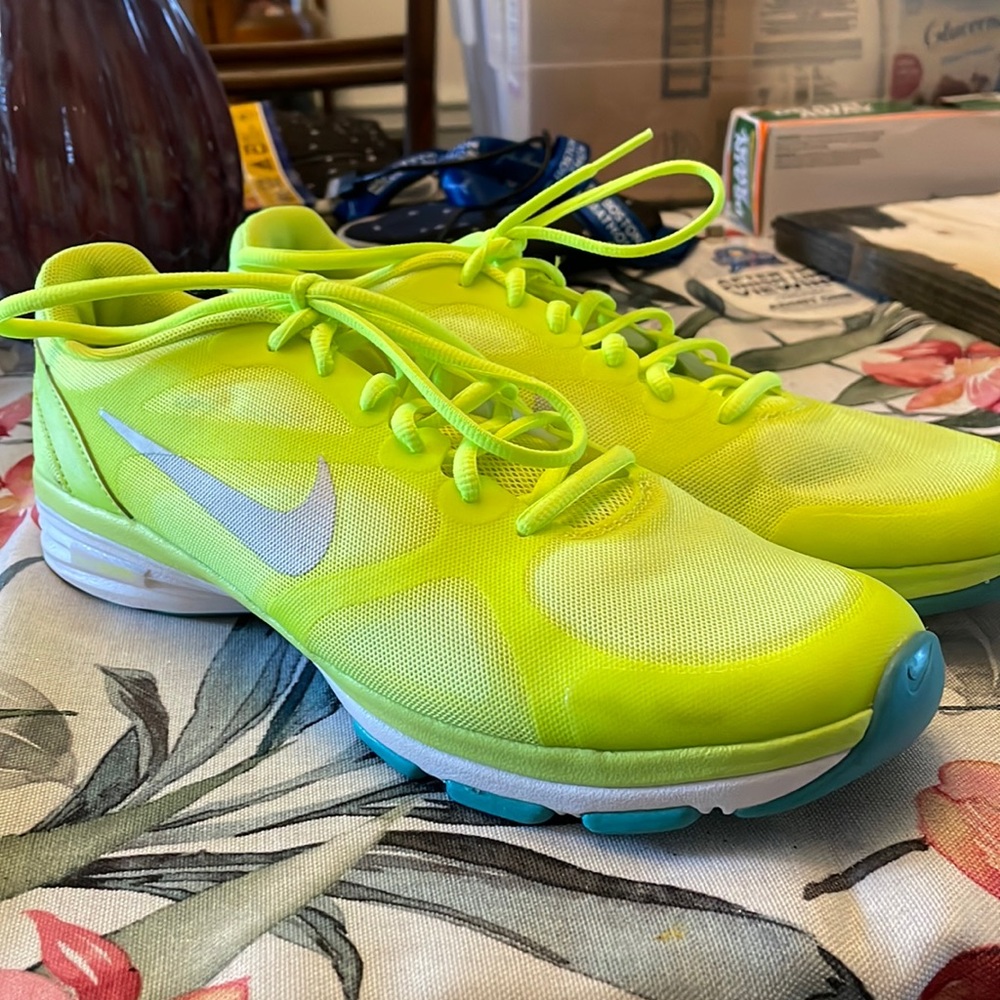 Nike Womens Dual Fusion TR Green Lace Up Training Sneaker Shoe Size 9.5